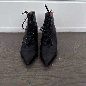 Pour La Victoire Black Lace-Up Boots